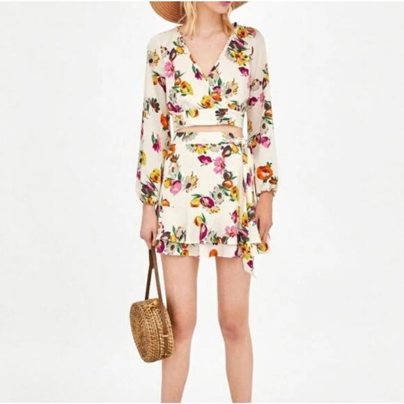 ZARA Floral Balloon Sleeve Blouse Faux Wrap Ruffle Trim Cropped Top - Picture 3 of 12